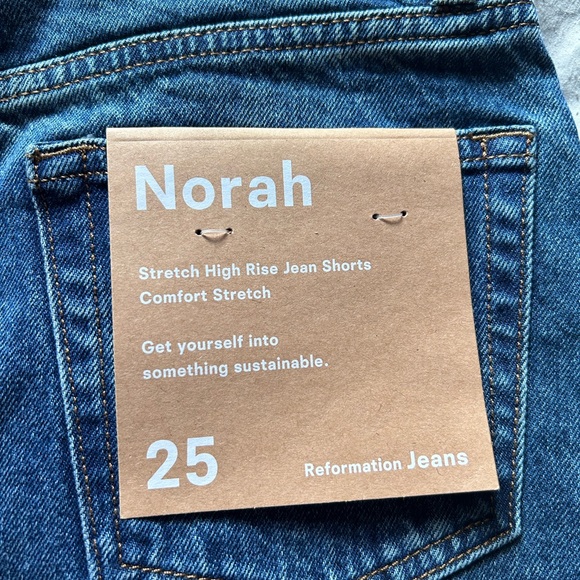 Reformation Norah Stretch High Rise Jean Shorts w/ Frayed Hem NWT - Picture 5 of 6